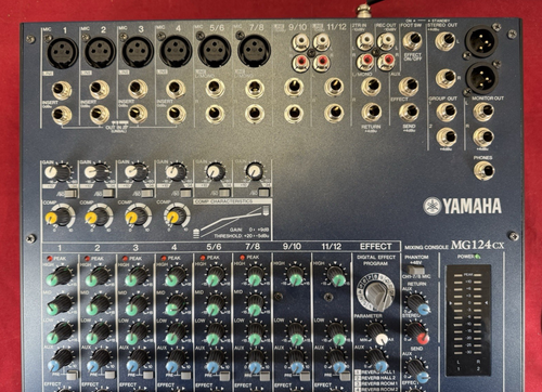 Yamaha MG124CX 12-Channel Stereo Mixer with Effects - Picture 7 of 12