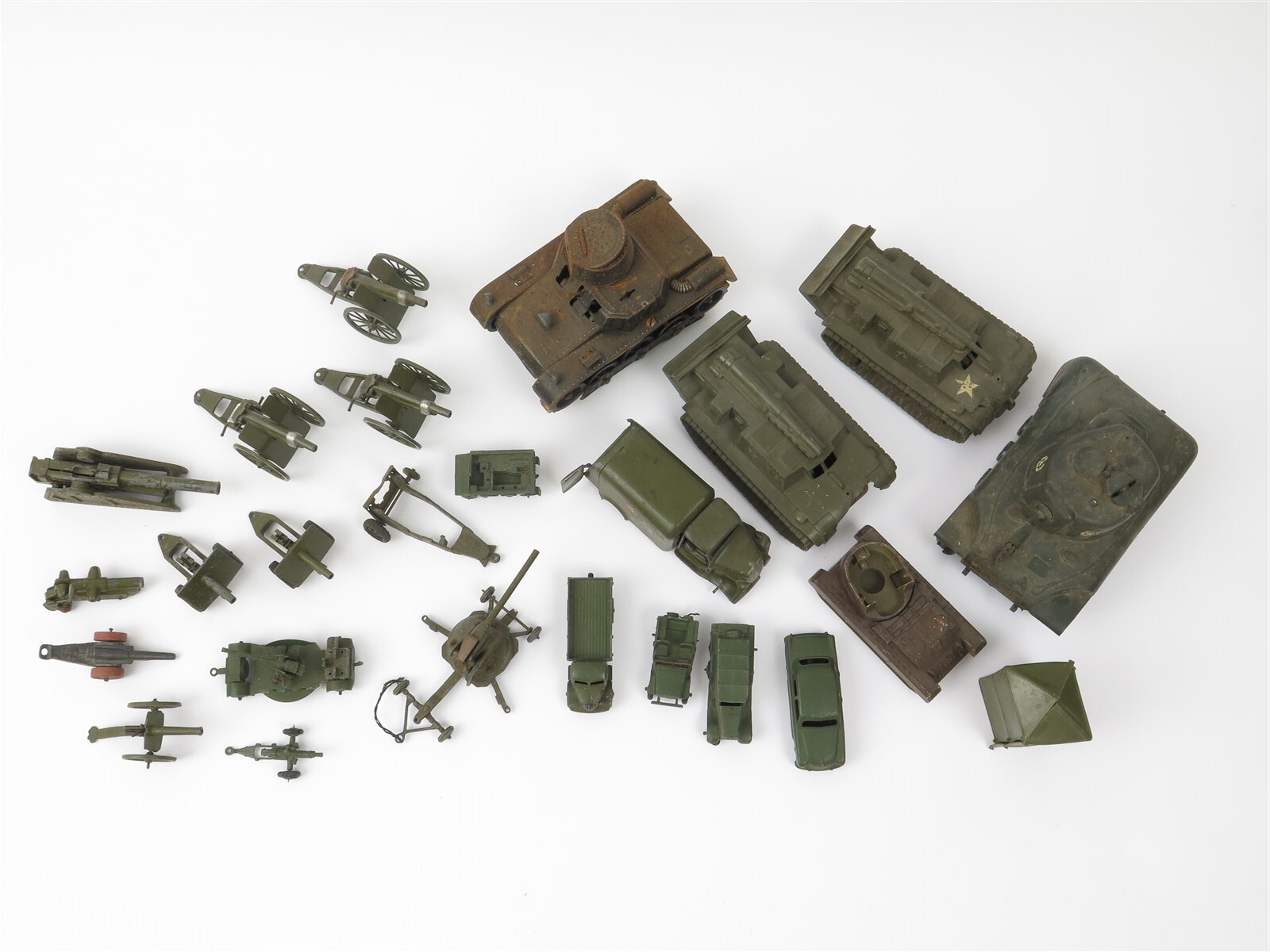 Vintage Military Vehicles & Accessories Large Lot Dinky Toys, Britain