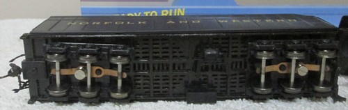 Blue line N&W Norfolk & Western 2-6-6-2 #1218 with Tender HO gauge - Picture 7 of 8