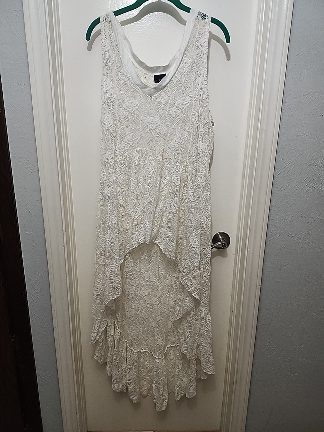 Picture 1 of 4