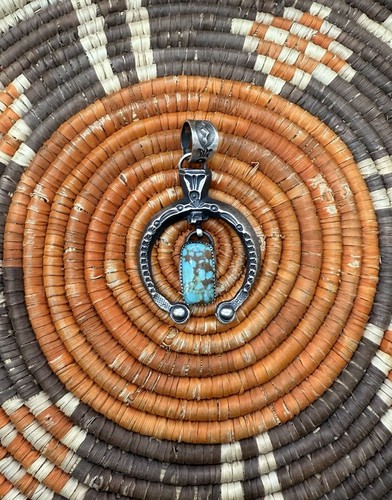 Navajo Kingman Turquoise Sterling Silver Handmade Naja Pendant By Kevin Billah - Picture 8 of 11