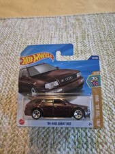 Hotwheels 94 Audi Avant RS2 anni 70 Vs 90s 1:64 2/10 auto pressofusa