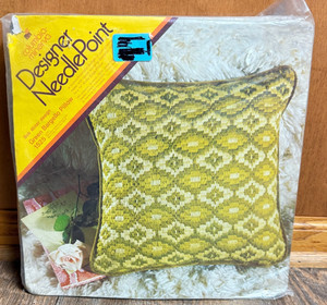 Vintage Columbia-Minerva Designer Needlepoint Green Bargello Pillow Kit OPEN