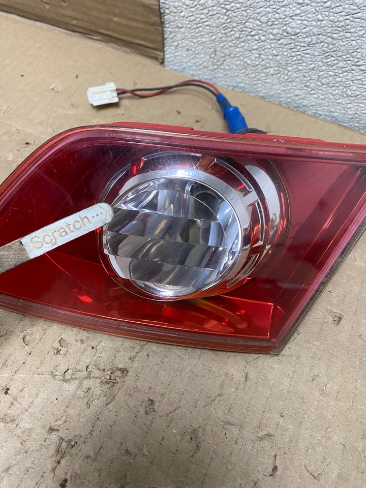 Luz trasera interior roja para pasajero derecho Infiniti FX35 FX45 2003-2005 OEM U2998 DW Foto 4 de 4