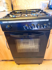 Essentials Freestanding Black Natural Gas Cooker 4 Burner Hob Single Oven
