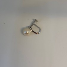 This offer is applicable to the purchase of 10 or more items ONLY. earring #6538