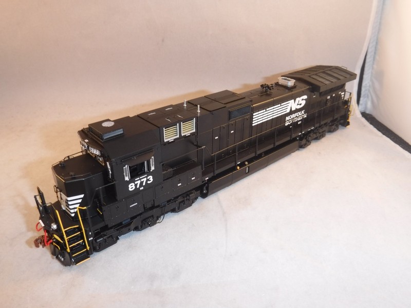 Scale Trains HO NS GE C40-9 Early D/B Exhaust #8773           DCC-ESU Lok Sound