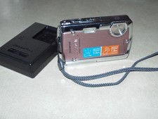 Olympus u720 SW 7.1 MP Digital Camera Water & Shock Proof, Charger & Battery