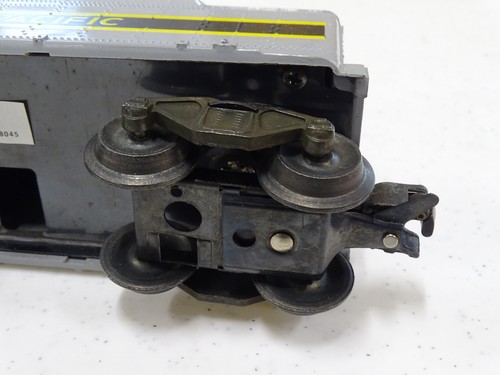 Lionel Union Pacific Locomotive and Tender 8607 / FedEx Free Shipping - Picture 8 of 21