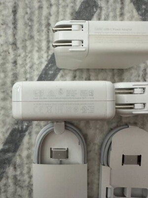 Apple MacBook Pro 140W USB-C Power Adapter + MagSafe Charge