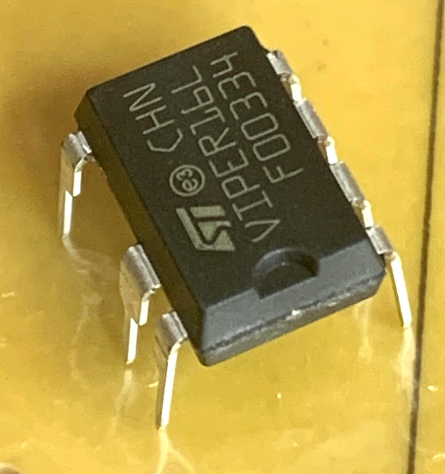 ST MICROELECTRONICS VIPER16LN VIPER16L THT Circuito Integrato ST DIP7