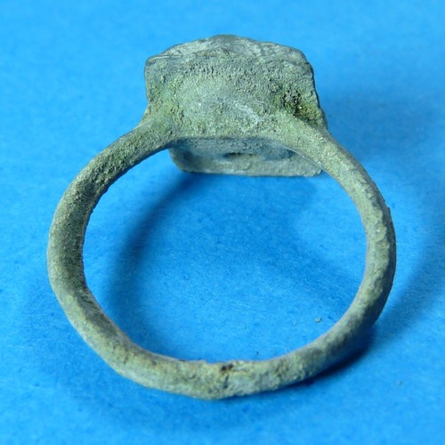 UNUSUAL ANCIENT BYZANTINE OR MEDIEVAL LEAD ALLOY WITH RARE GEMSTONE - Picture 4 of 6