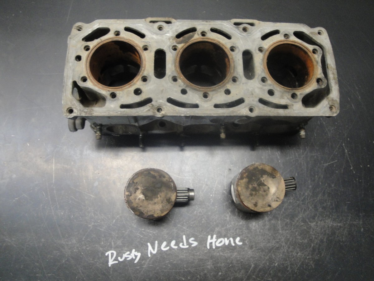 1994 94 POLARIS INDY 600 XLT TRIPLE SNOWMOBILE ENGINE CYLINDER JUG