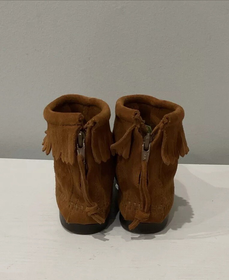 SAOLA Stivaletti Minnetonka 213598 bambina taglia 3 scamosciati frange marrone suola rigida mocassino