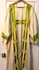 VINTAGE CATHOLIC DEACONS IVORY SILK BROCADE GREEN & GOLD DALMATIC VESTMENT
