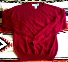JONES WEAR SPORT VTG 100% CASHMERE SWEATER SIZE M CREW NECK LSLV CHRISTMAS RED