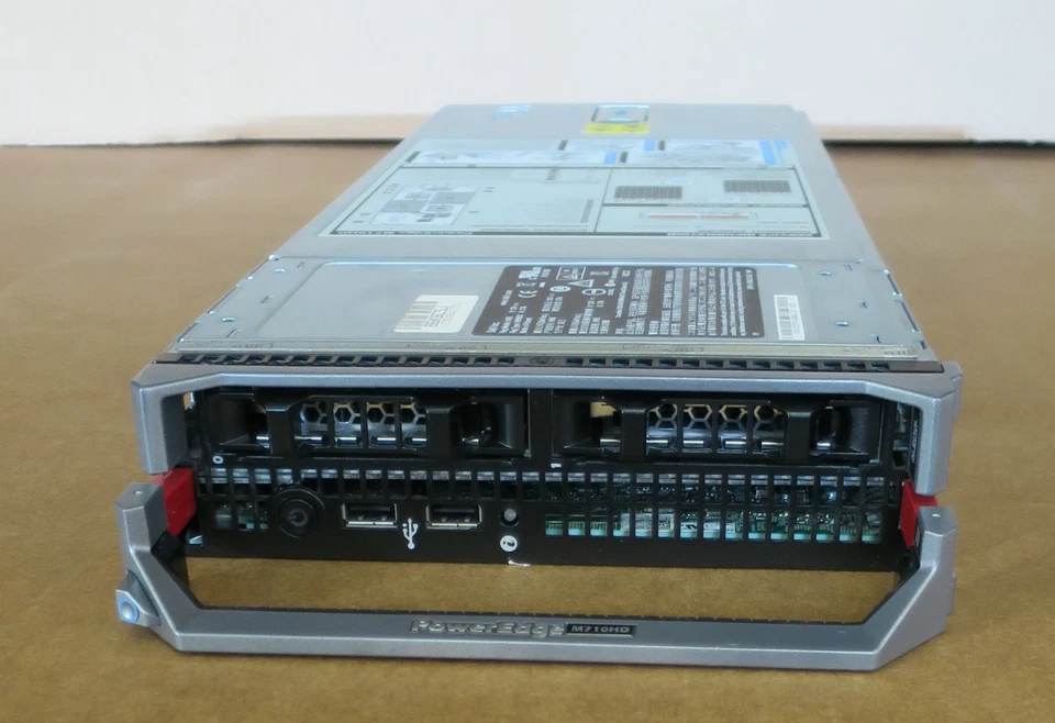 Dell PowerEdge M710HD Blade Server with 2 x heatsinks (no CPU no Memory) - Image 2 of 4