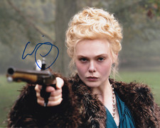 ELLE FANNING signed autograph 20x25cm THE GREAT in person autograph COA