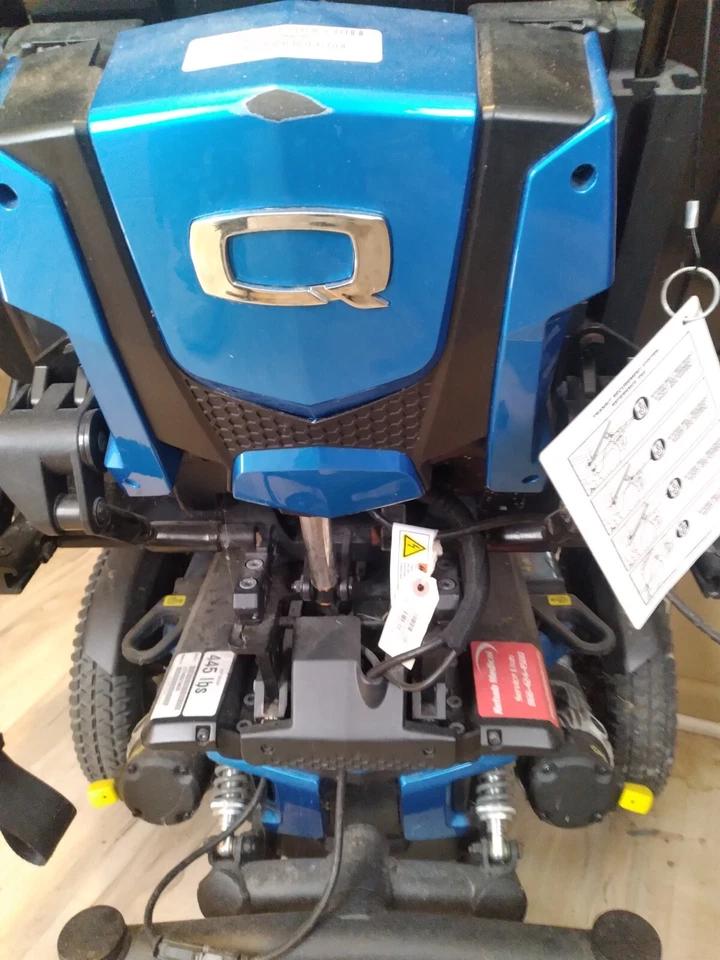 silla de ruedas eléctrica quantum q6 edge hd Foto 3 de 4