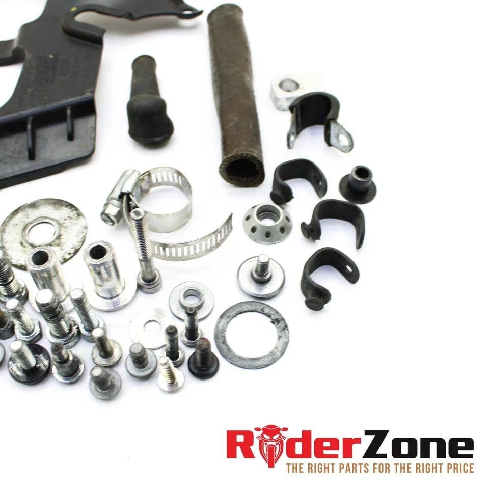 2010-2014 APRILIA RSV4 R PERNOS JUEGO DE HERRAJES ARANDELA PLÁSTICO TRIPLE CUBIERTA DE ÁRBOL Foto 4 de 4