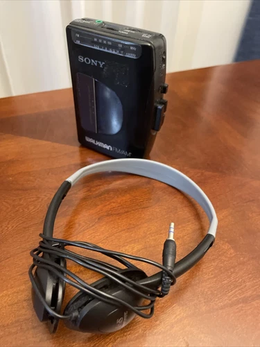 Vintage Sony Walkman WM-FX10 Cassette Tape Player & Radio FM/AM Retro *Read*