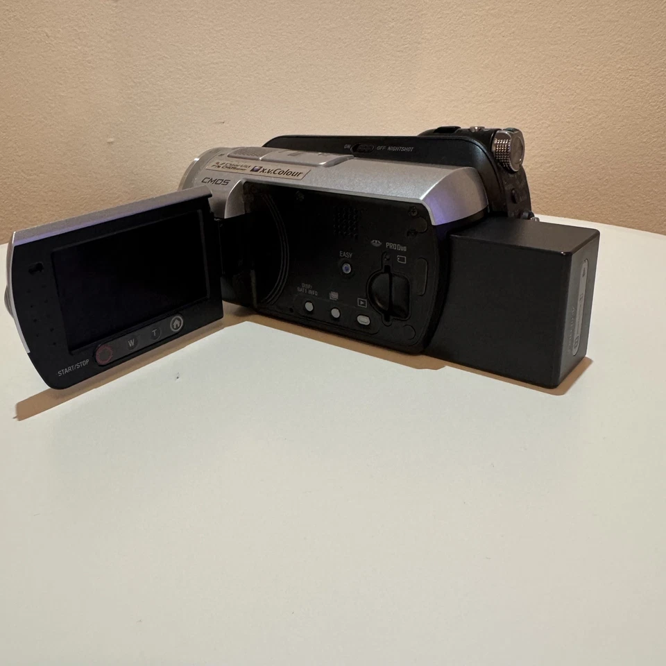 Sony Handycam HDR-SR5E 40GB HDD Digital Camcorder With Nightshot - Image 3 of 4