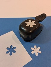 Medium Stampin' Up Whale Tail Style Paper Punch Paper Shapers 1" flower