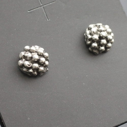 Minimalistische Beeren Ohrstecker, Zamak Mit Silber Beschichtet, Handgemacht - Picture 10 of 11