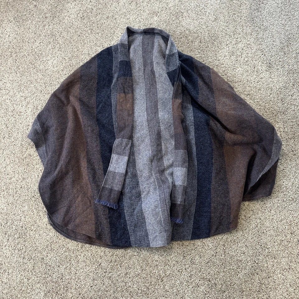 Avoca Collection Womens Pure Wool Oversize Poncho Cape Made in Ireland - Image 3 of 3