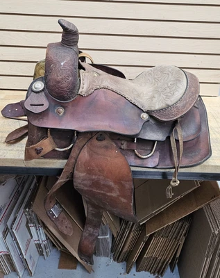 16” Circle Y Western Saddle Model #2000 - 16 - Image 1 of 4