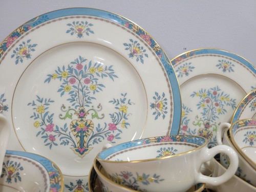 Juego de vajilla de porcelana con adornos dorados Lenox Blue Tree - Imagen 2 de 20
