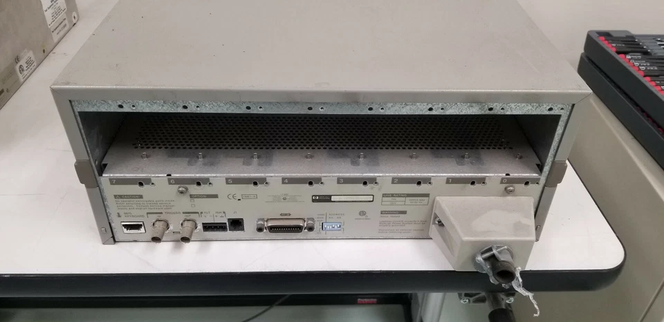 Unidad mainframe HP/Agilent 66000A MPS #4 Foto 2 de 2