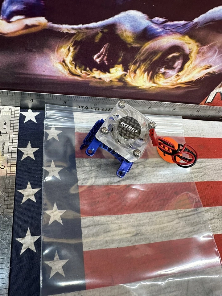 Disipador de calor Integy Motor con ventilador de refrigeración Slash 2x2 / Rustler / Stampede T8074AZUL Foto 4 de 4