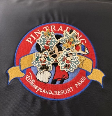 Disney Pin Trading - Pin 58052 - Snowflake Set - Mickey, Minnie, Goofy, Pluto  