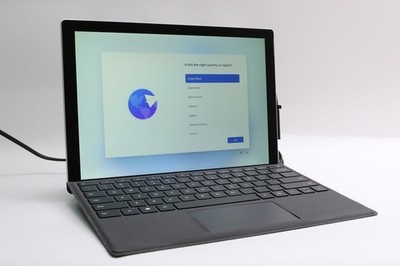 13'' Microsoft Surface Pro 6, i5-8250U, 8GB, 128GB SSD, Touchscreen