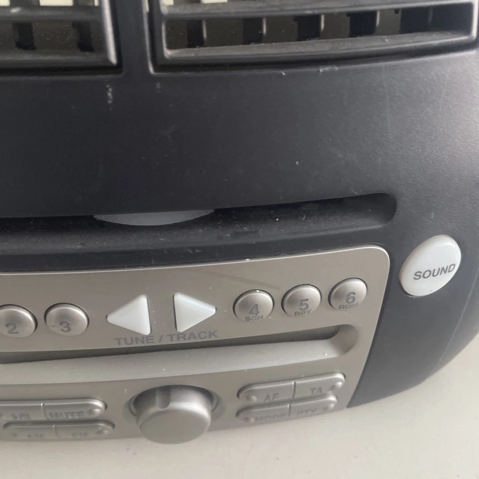 DAIHATSU Sirion M300G Bj 07 CD Auto Radio CLARION 86180-B1120 - Bild 3 von 4