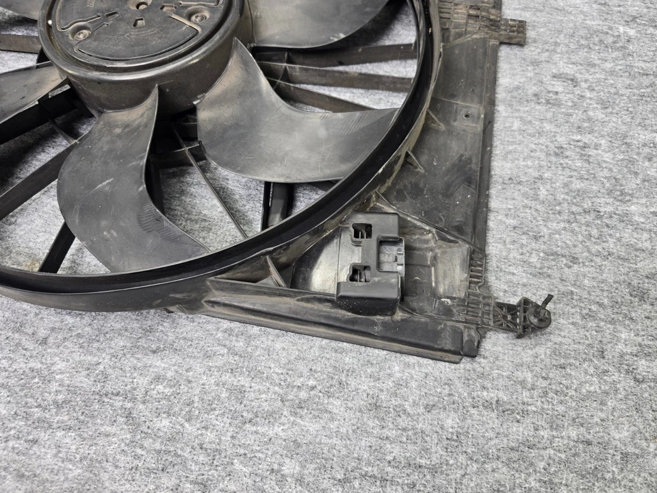 Radiator 风扇冷却风扇电机 MERCEDES W222 S560 S550 S63 原始设备制造商 — 第 2/4 张图片