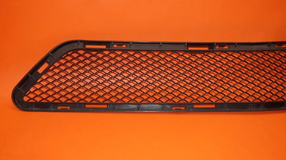 РЕШЕТКА РАДИАТОРА MERCEDES BENZ GLK250 2013 2014 2015 A204 885 7823 AMG ОТ ОРИГИНАЛЬНОГО ПРОИЗВОДИТЕЛЯ - Изображение 3 из 4