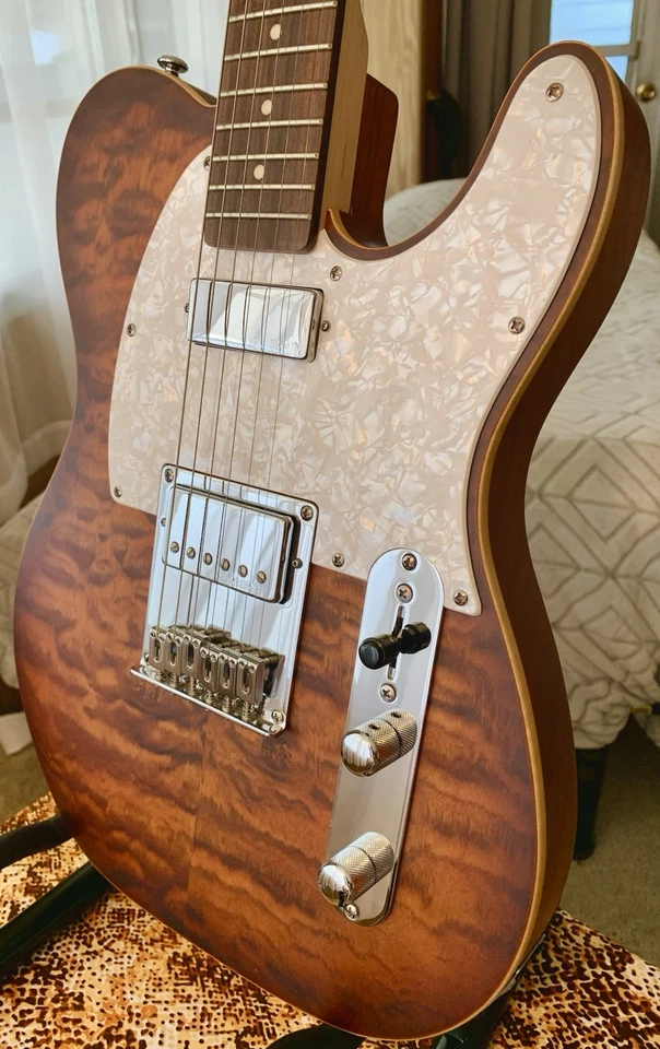 Michael Kelly 1955 定制系列,绗缝焦糖爆裂红色雪松身体完好。 — 第 2/4 张图片