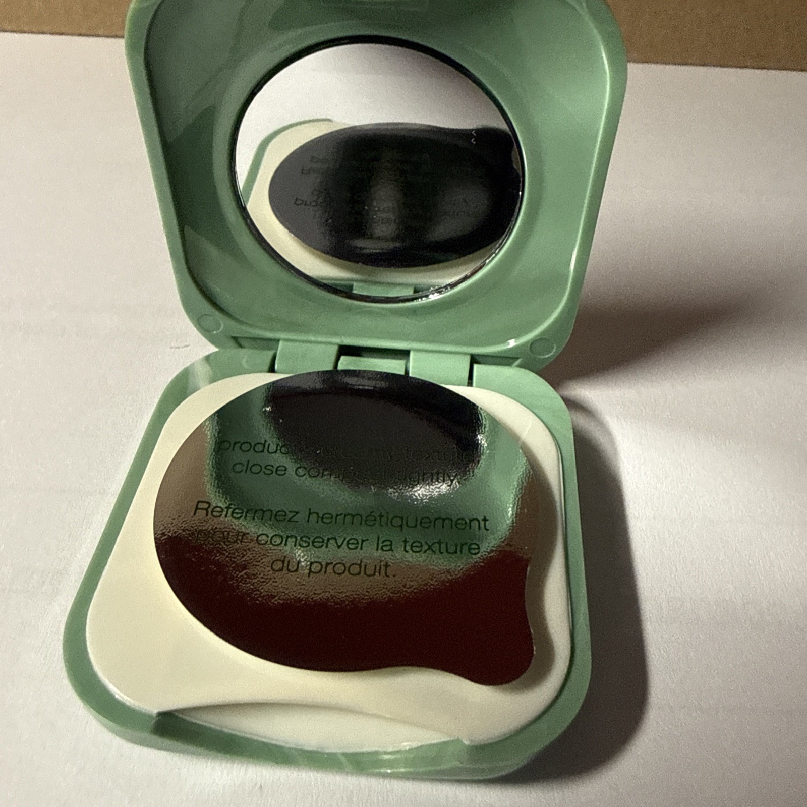 Clinique Touch Base for Eyes (10 CANVAS) Sealed/Full Size- .03 oz/1 g NO BOX