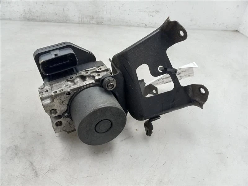 Anti-Lock Brake Part Actuator And Pump Assembly FWD Fits 10 LEXUS RX350 - Image 4 of 4