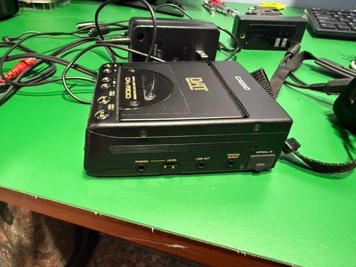 CASIO DA-R100 DAT Portable Recorder Player Very Rare with extras! - Picture 8 of 14