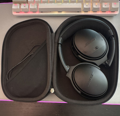 Bose QuietComfort 35 Bluetooth Wireless Noise Canceling Over-Ear Black Case