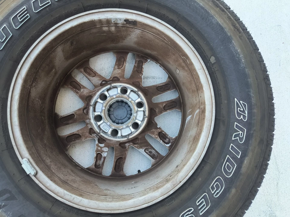 Llantas Toyota Sequoia OEM 18" llantas neumáticos 2023 2024 2025 Foto 3 de 4