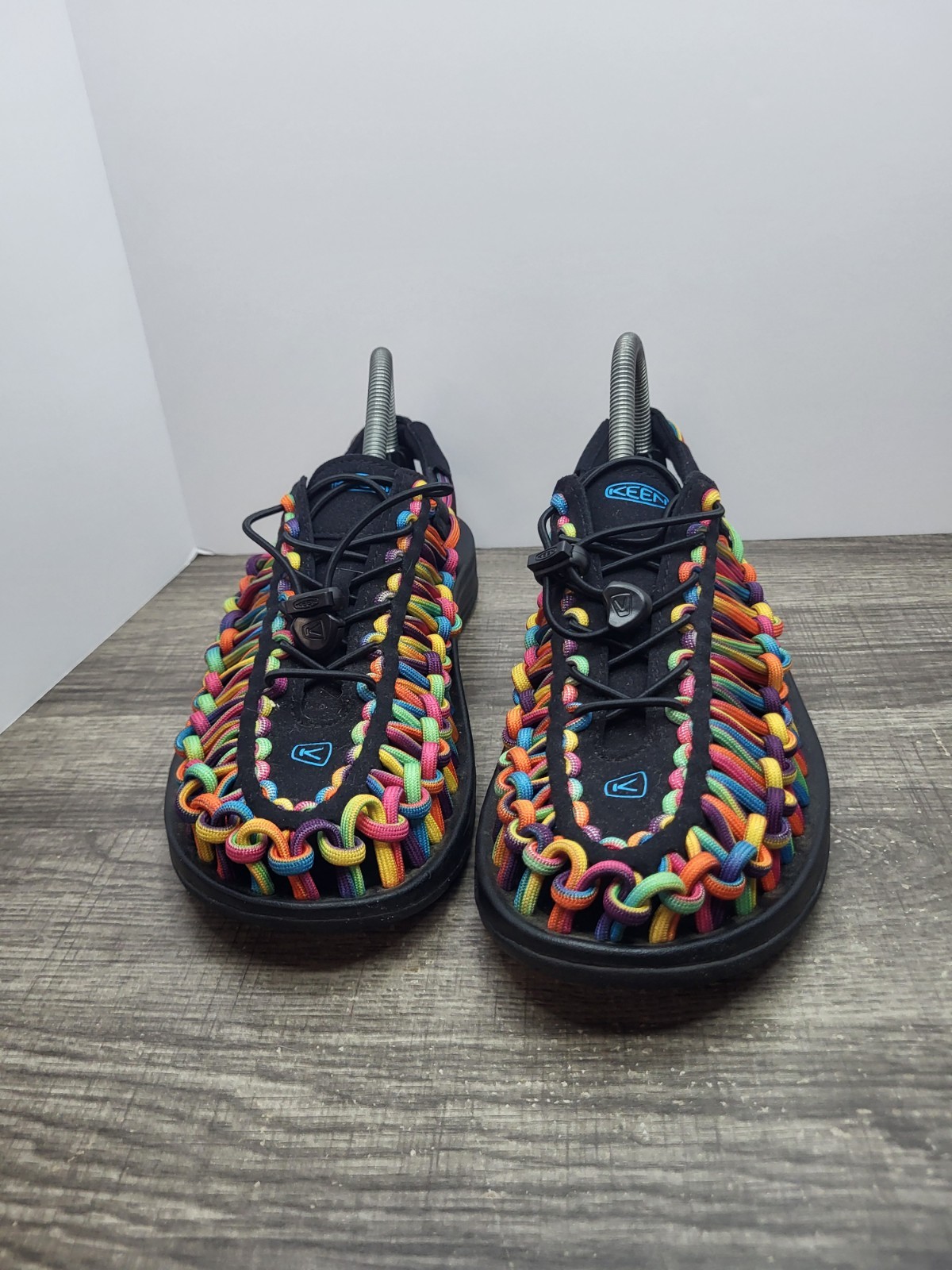 Keen UNEEK Sandalo Waterfront Vari Colori e Donna 9 5 Arcobaleno Colorato