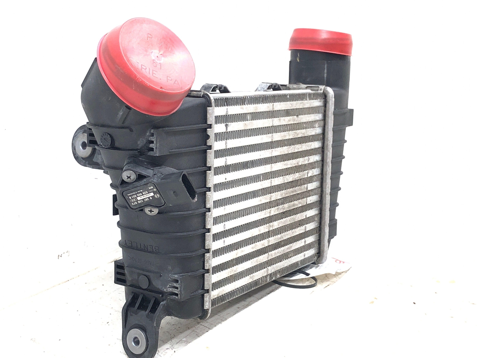 2009-2011 BENTLEY CONTINENTAL LEFT DRIVER SIDE INTERCOOLER 3W0145803E OEM