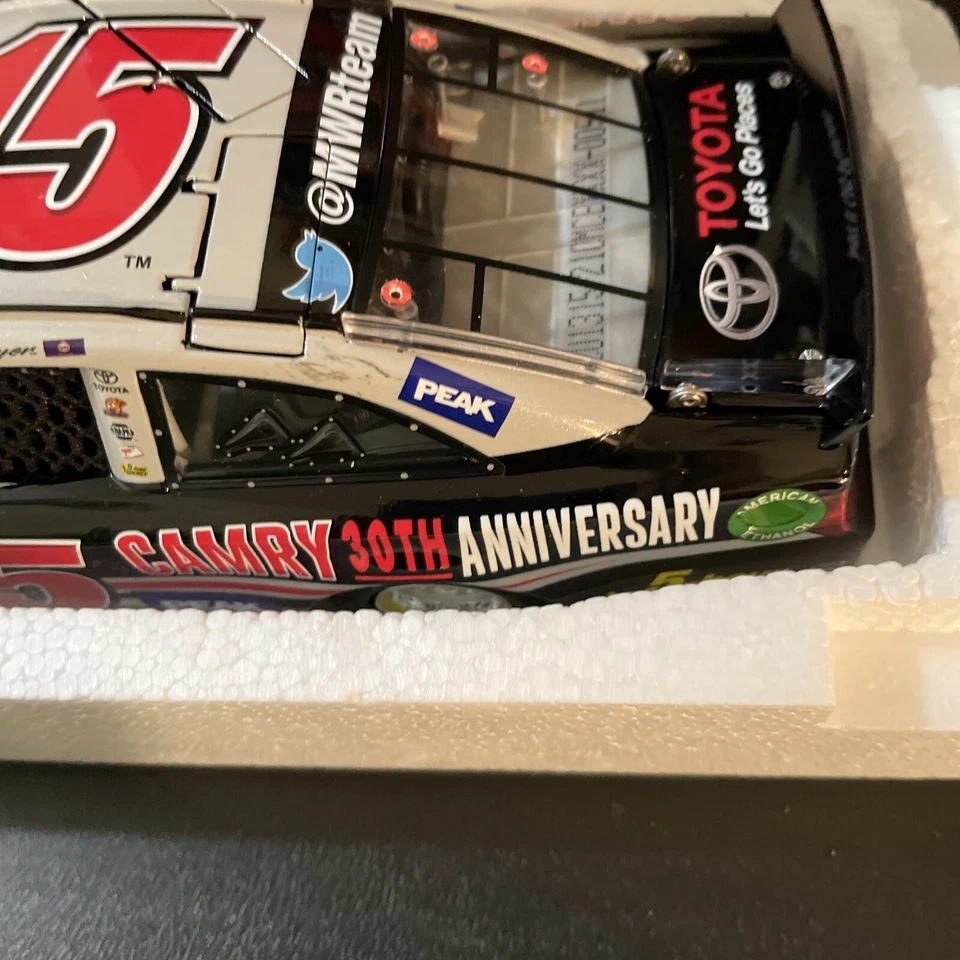 Nascar Diecast 1/24 2013 # 15 Clint Bowyer Camery 30 aniversario Foto 4 de 4