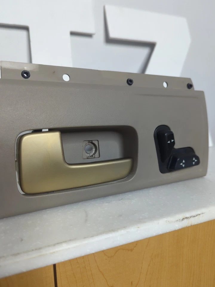 Front Interior Door Handle Driver Side LH LF Beige & Gold for Lincoln Town Car - Image 3 of 4