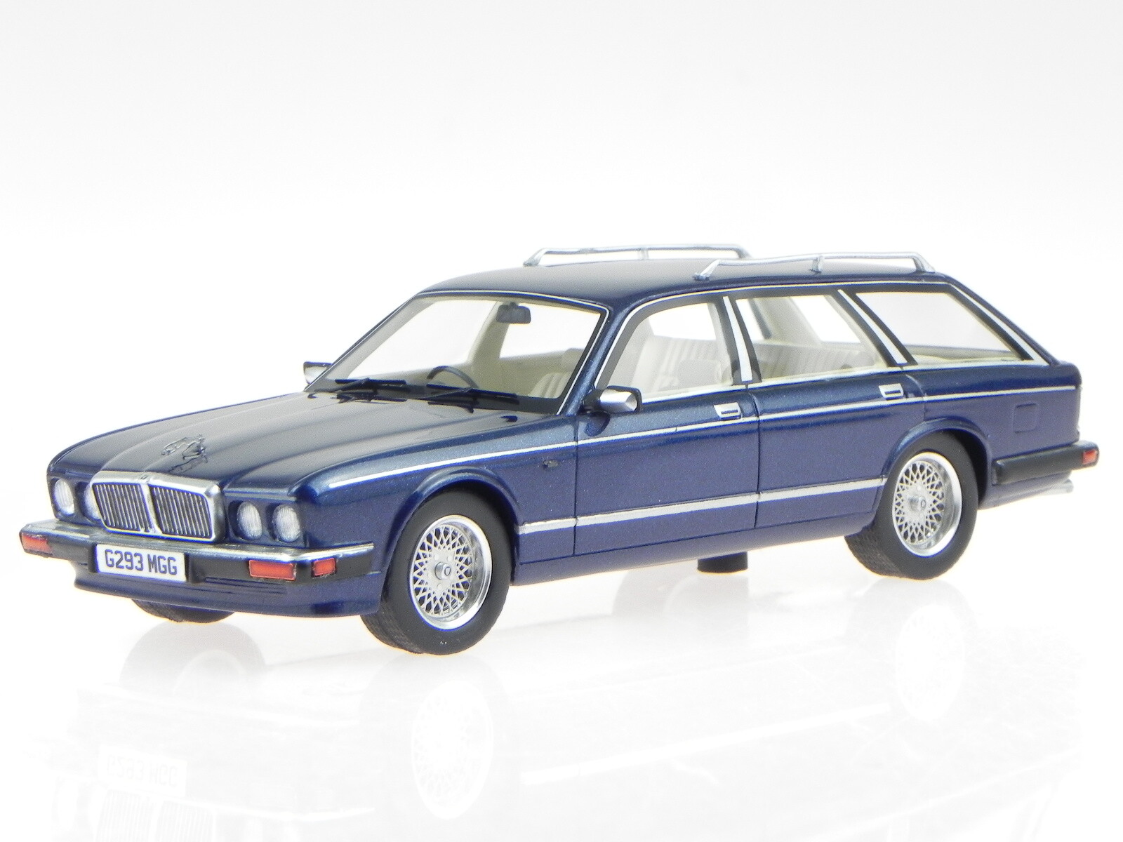 Jaguar XJ 40 Shooting Shooting Shooting Break bleu véhicule miniature Resine 47040 Neo 1 43 114dff Jaguar XJ 40 Shooting Shooting Shooting Break bleu véhicule miniature Resine 47040 Neo 1 43 114dff