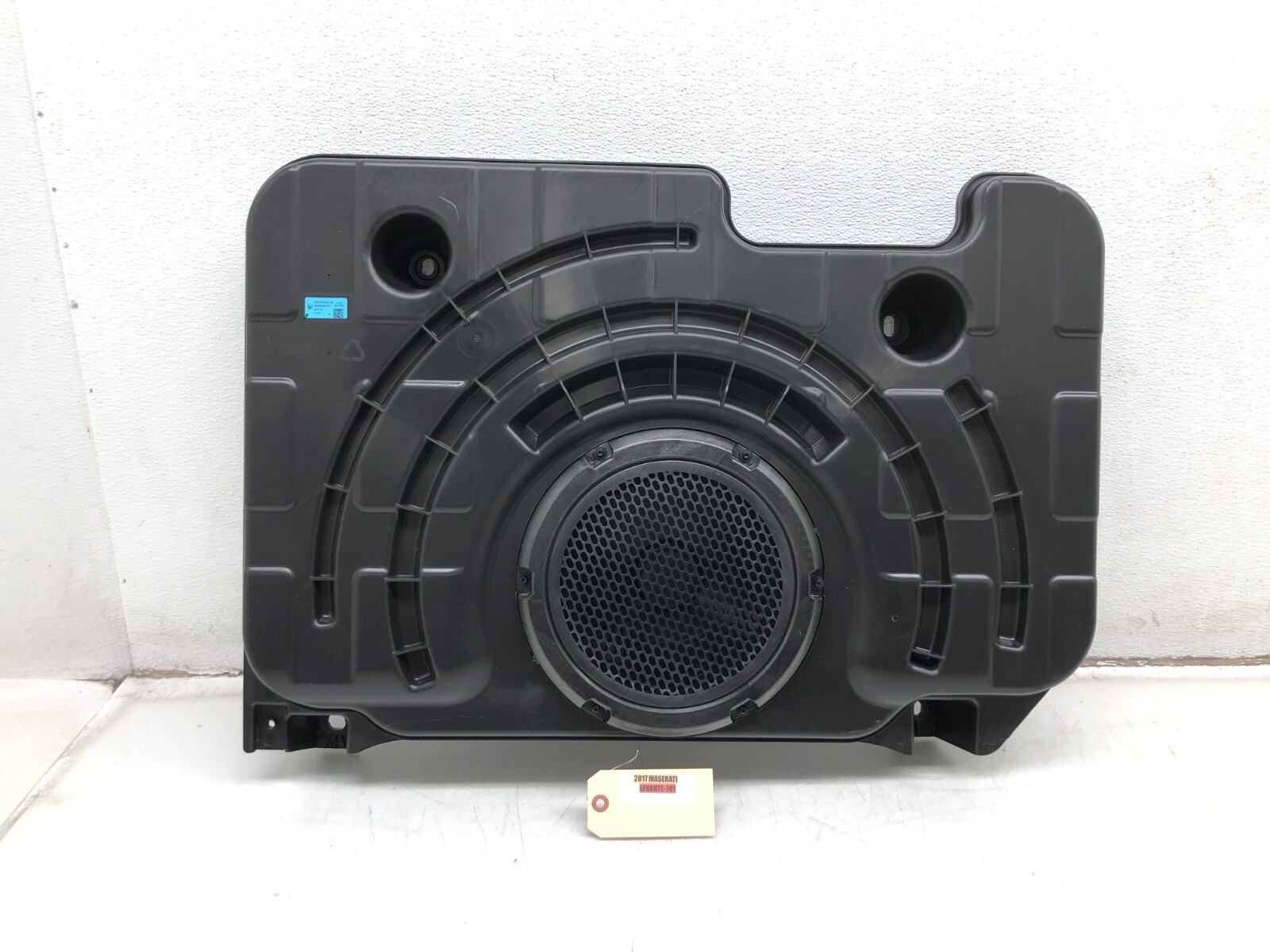 2017-2020 MASERATI LEVANTE REAR SUBWOOFER SPEAKER BASS BOX OEM